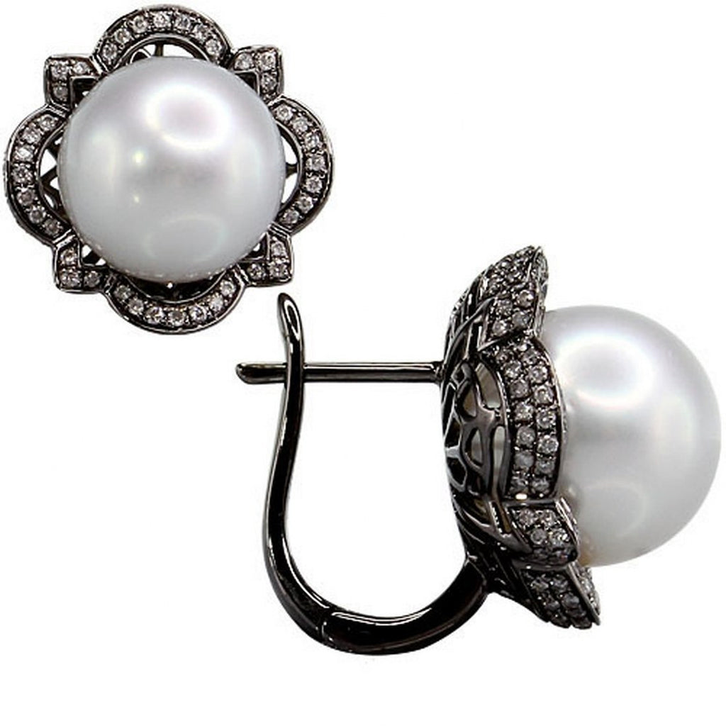 Oyster Blanche Earring